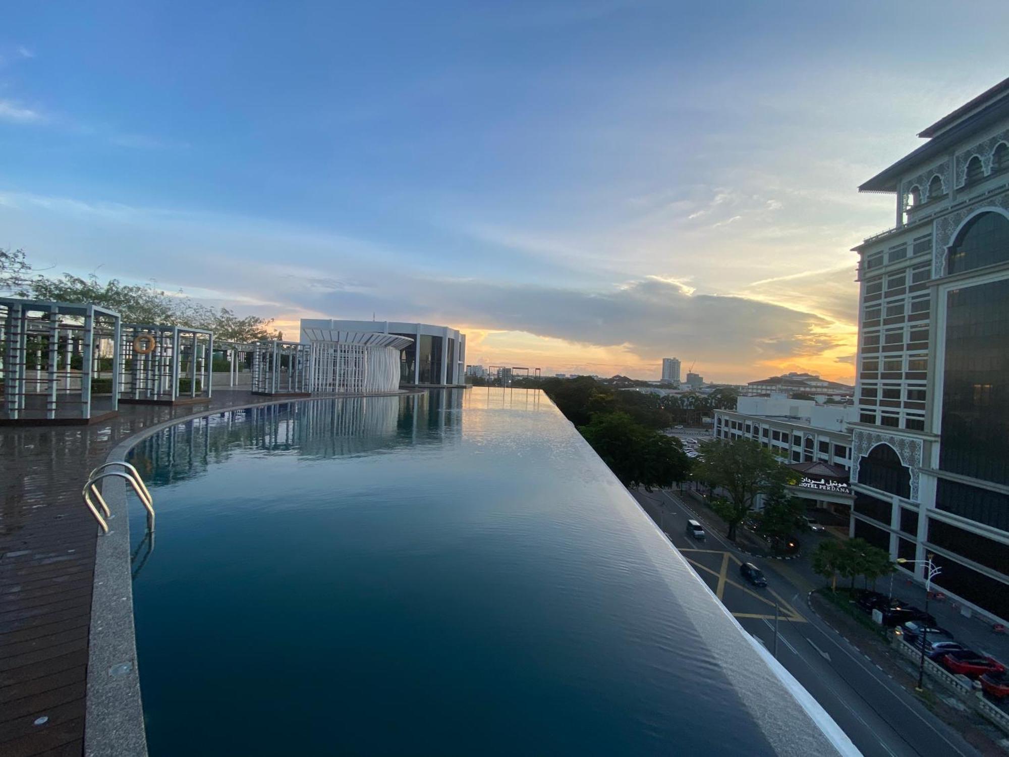 JsAdli Suite TROIKA RESIDENCE Kota Bharu Bagian luar foto